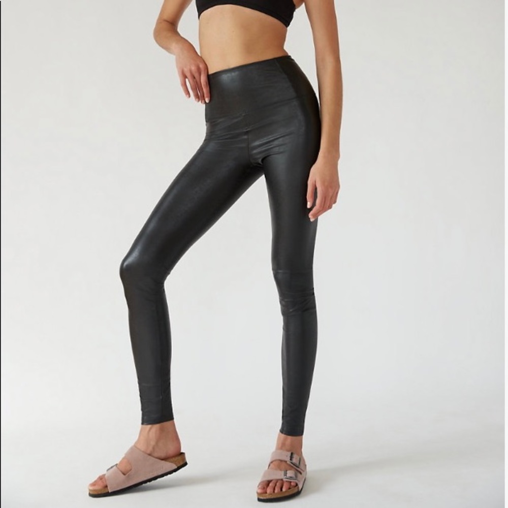 Aritzia Daria Vegan Leather Pant